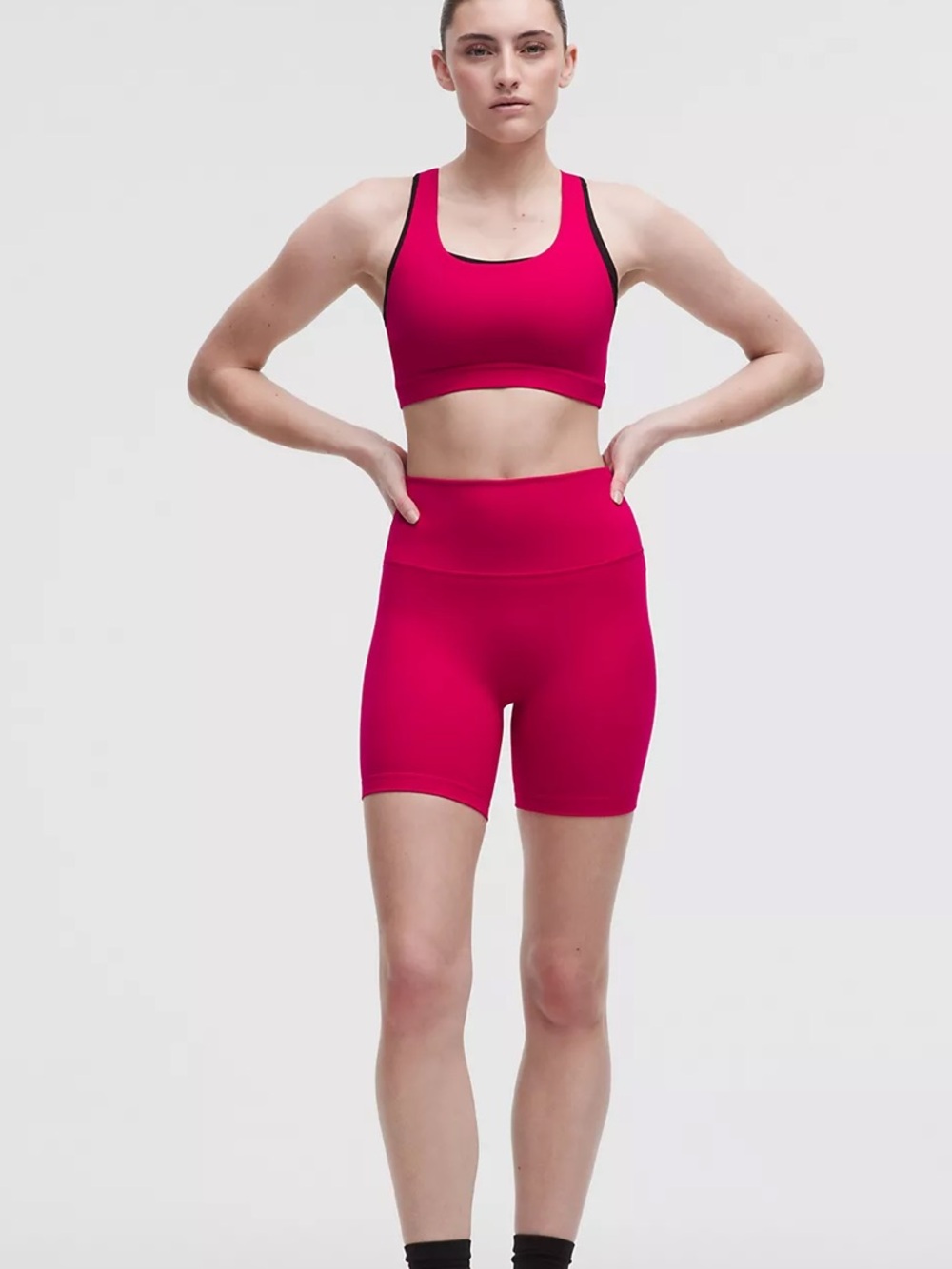 Wunder Train Shorts 6” in mulberry spark from Lululemon nwt & sold out